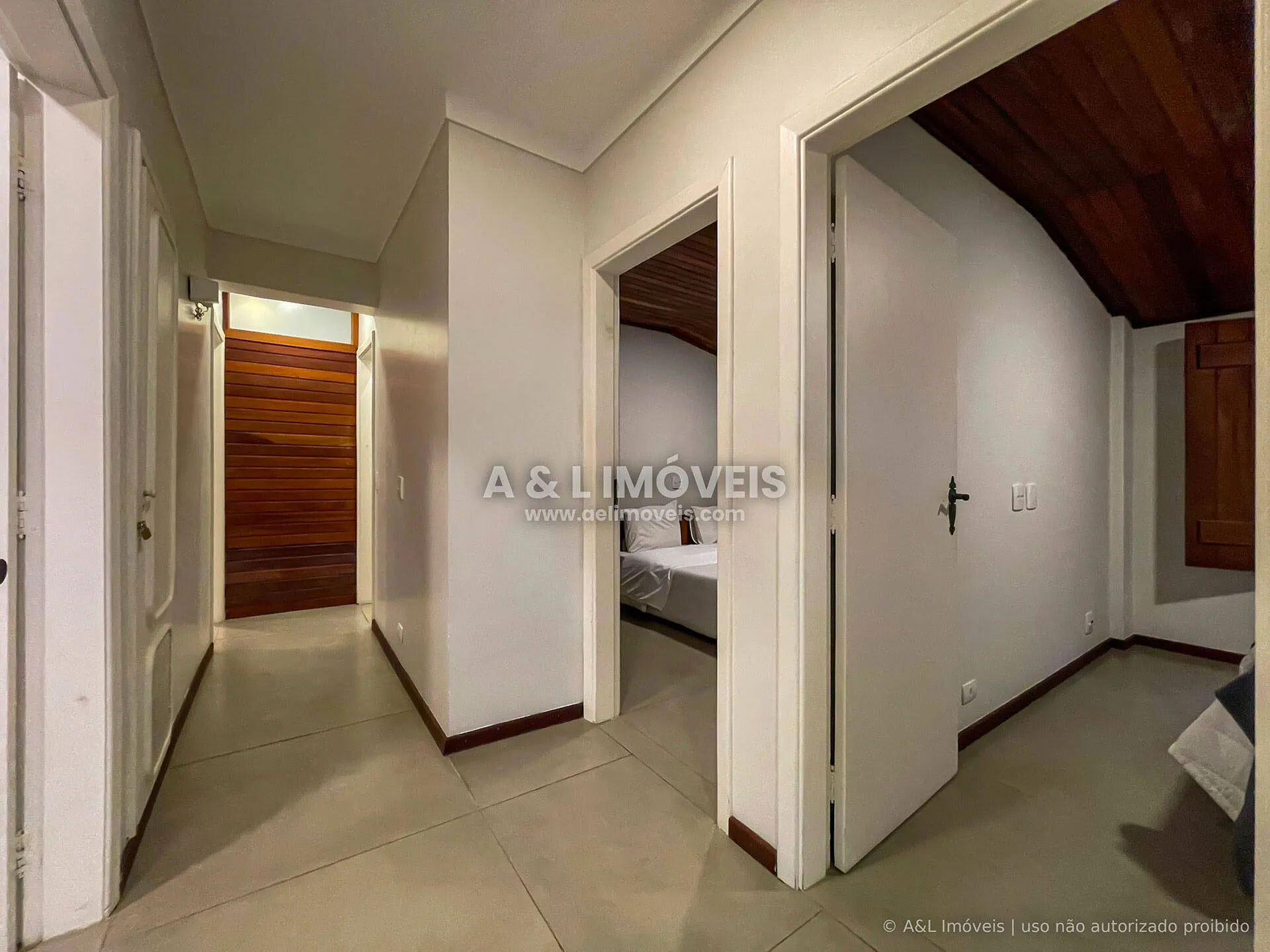 Imagem Cobertura Duplex em Capivari - Lareira, Mezanino e 200 m²