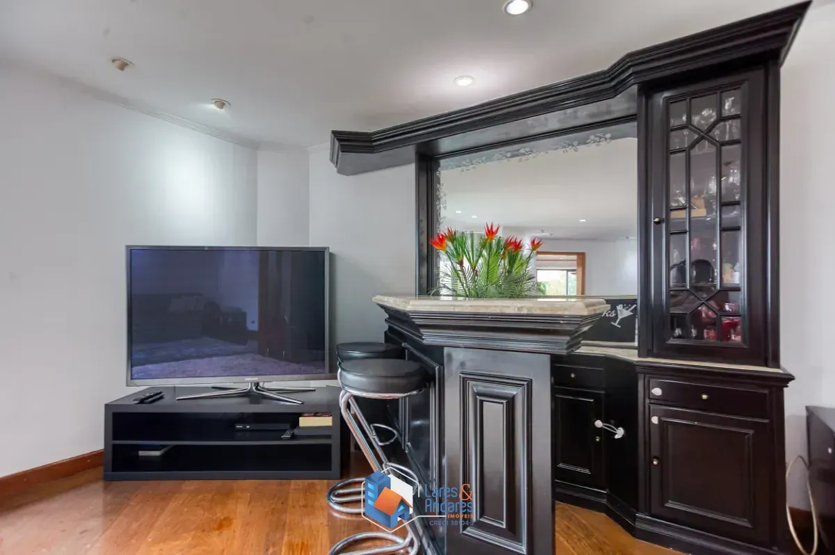 Imagem Apartamento para venda em Aclimação com 4 quartos, sendo 2 suítes, 236m²