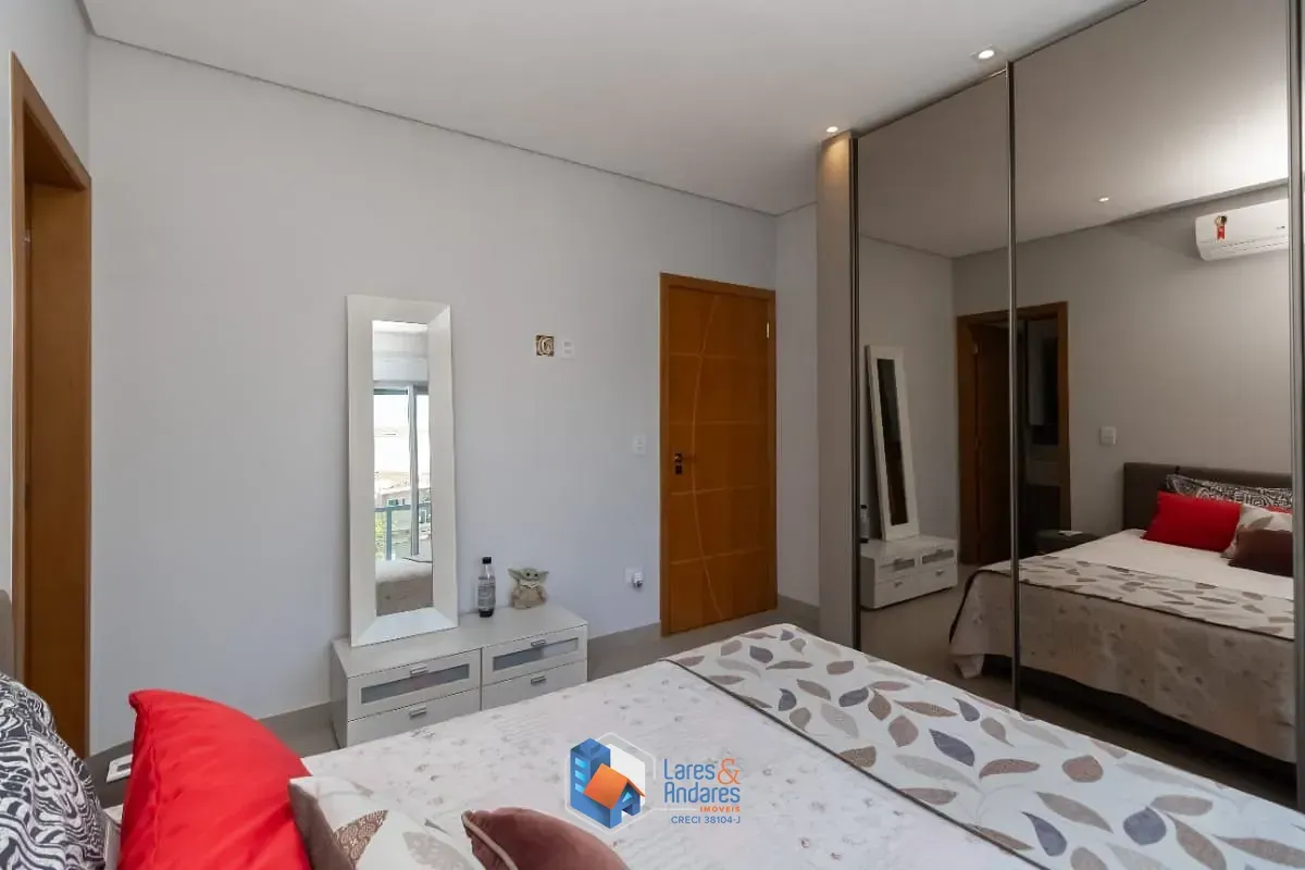 Imagem Casa para venda em Parque São Domingos com 3 quartos, sendo 3 suítes, 183m²