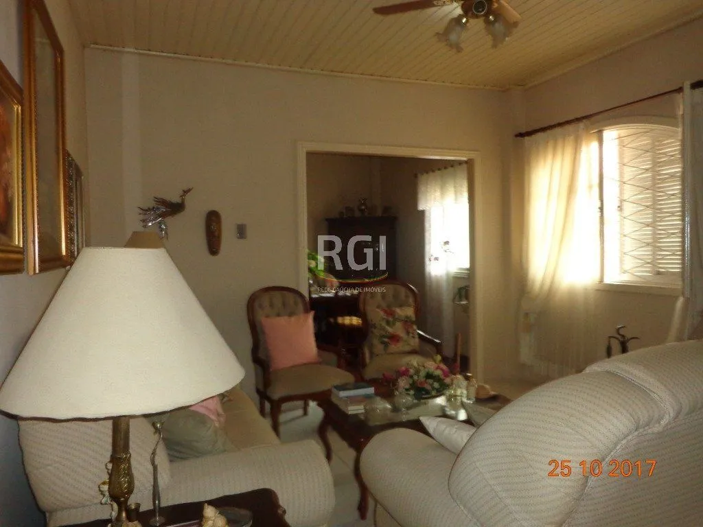 Imagem Casa para Venda - 380m², 2 dormitórios, sendo 1 suites, 1 vaga - Nonoai