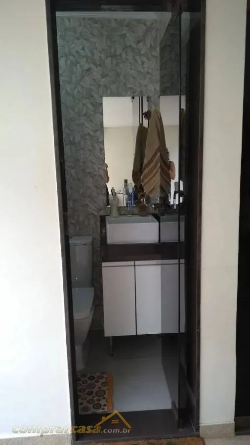 Imagem Casa em Condomínio para Venda em Cabo Frio / RJ no bairro Jardim Flamboyant
