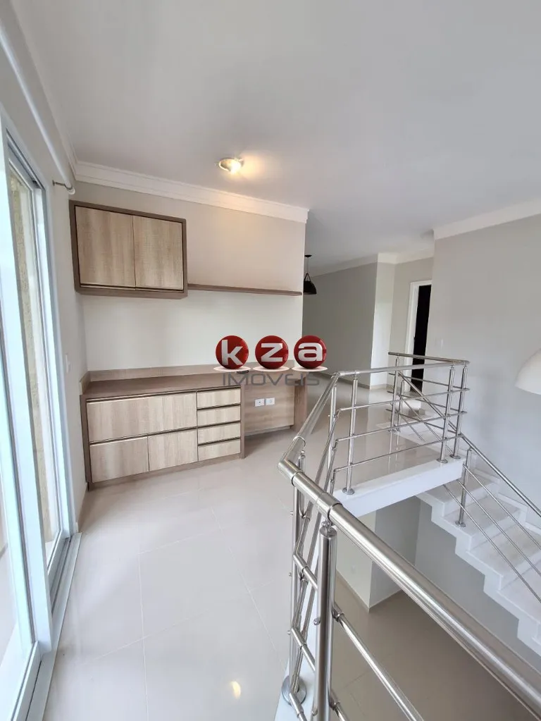 Imagem Casa em condomínio exclusivo em Valinhos-SP, 3 quartos, 3 suítes, 2 salas, 4 banheiros, 245,98 m² de área.