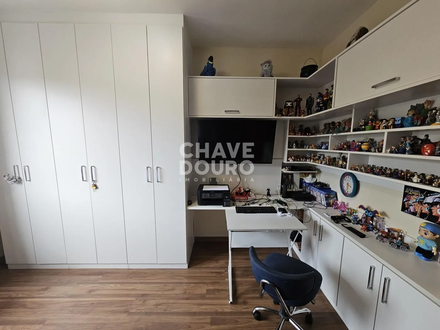 Imagem Apartamento de 3 quartos e varanda perto da Feirinha do Alto!