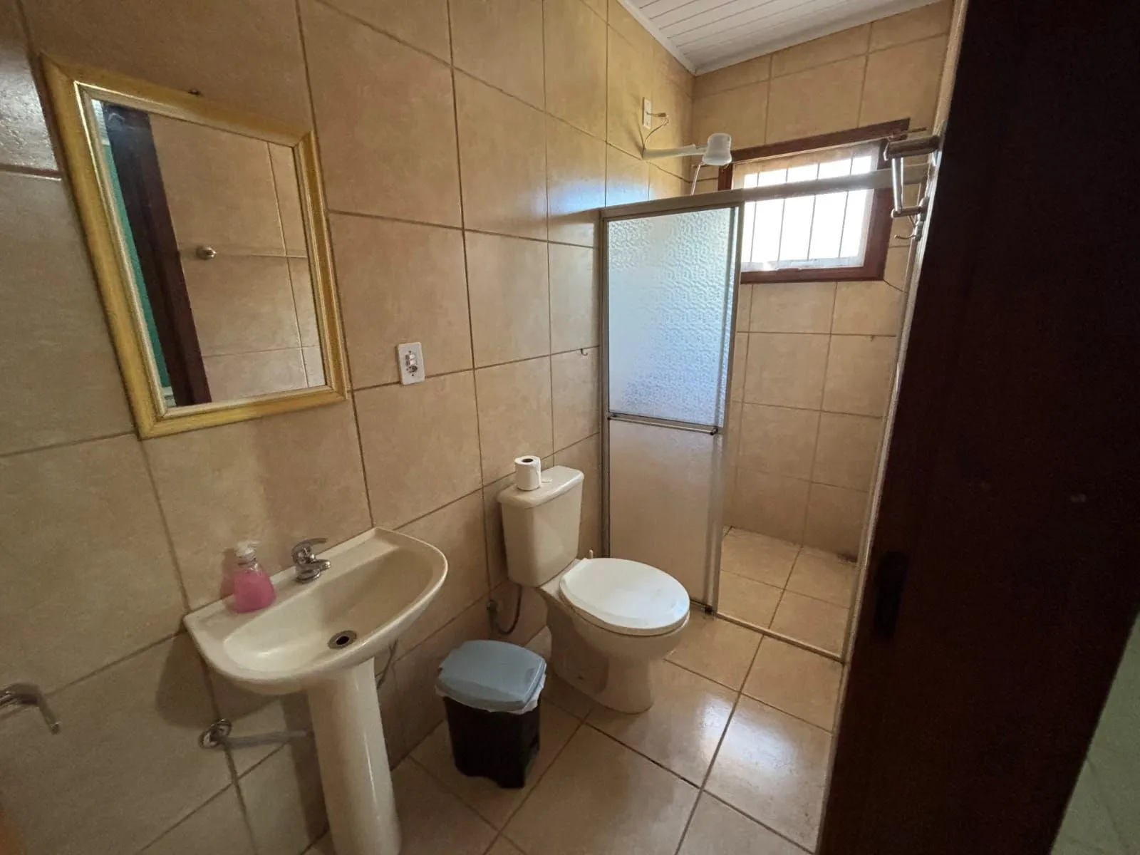 Imagem Uma casa em condomínio fechado em Águas claras. Goufe II