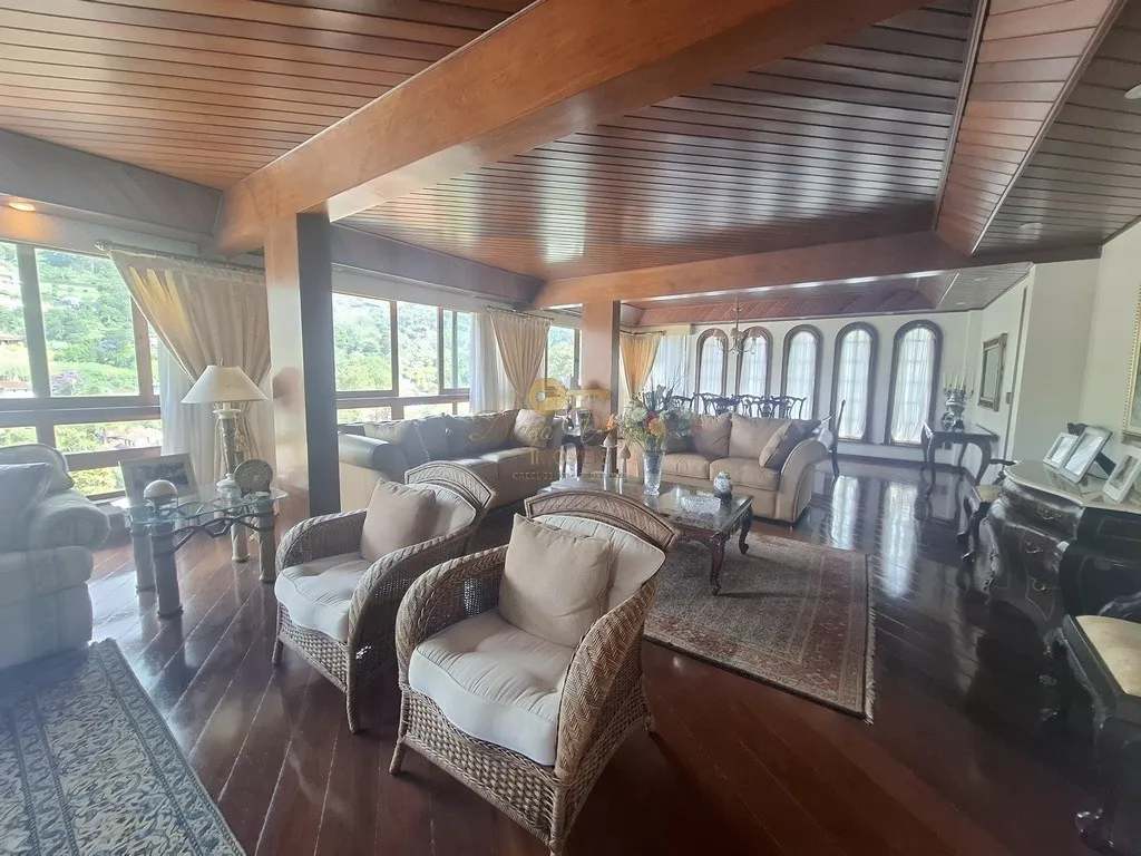 Imagem Casa em Condomínio para Venda em Teresópolis / RJ no bairro Parque do Imbui