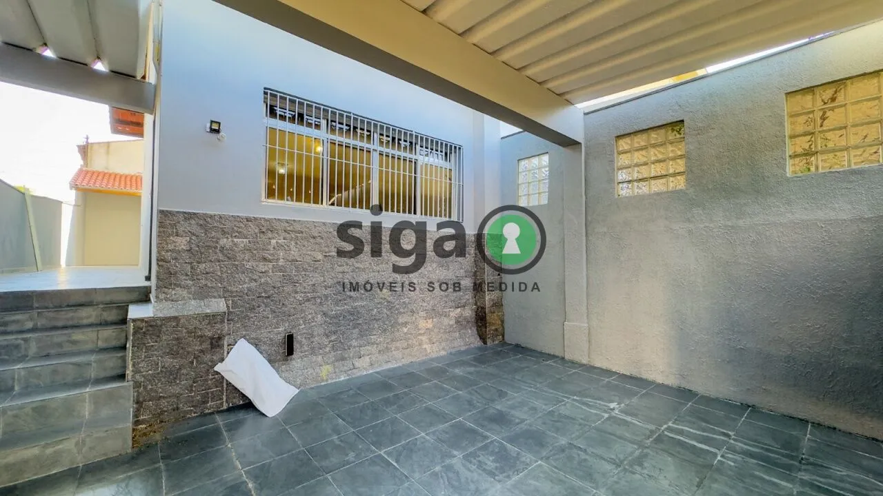Imagem Casa à Venda no Jardim Aeroporto ? 3 Dormitórios, Suíte, Quintal e Edícula