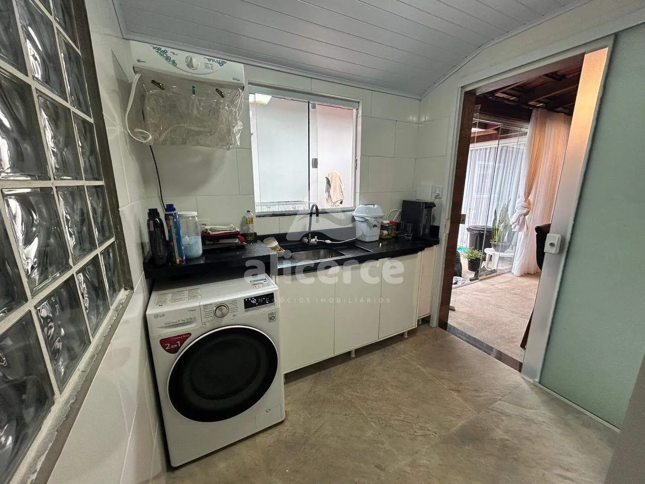 Imagem Casa à venda com 2 quartos , 87m² em Forquilhas São José