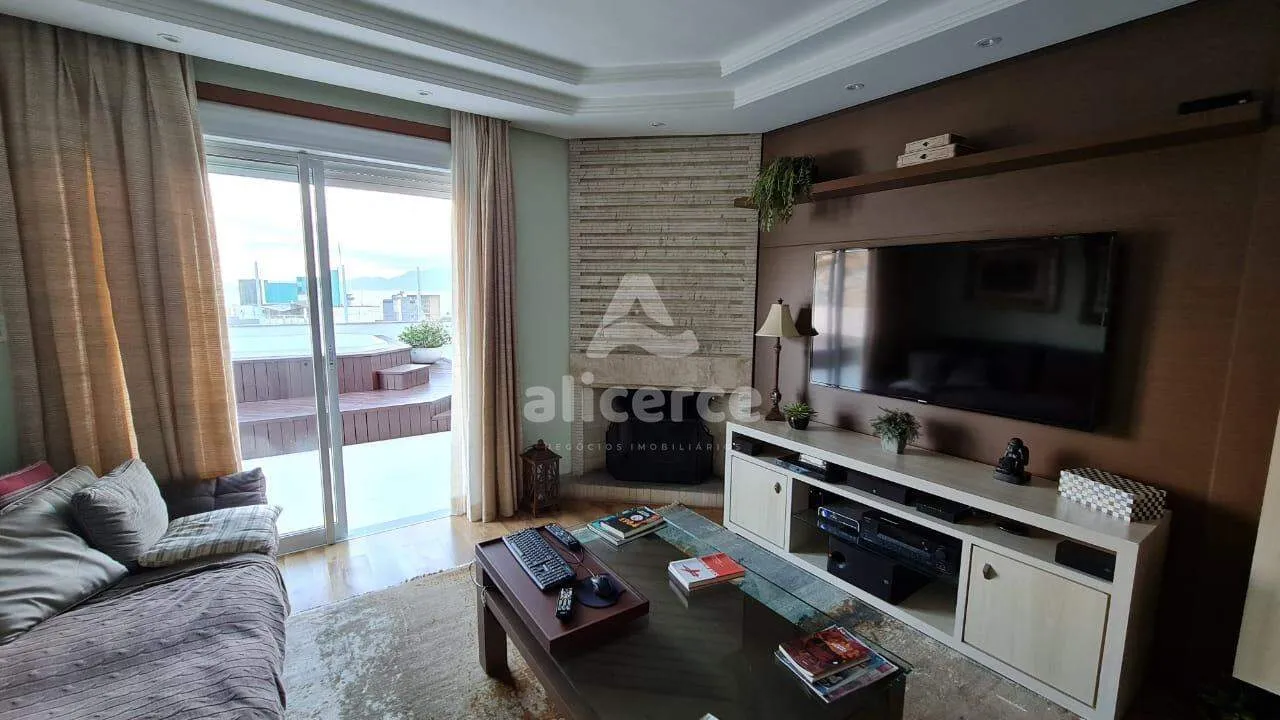 Imagem Cobertura à venda com 3 quartos 1 suíte, 173m² em Centro Florianópolis
