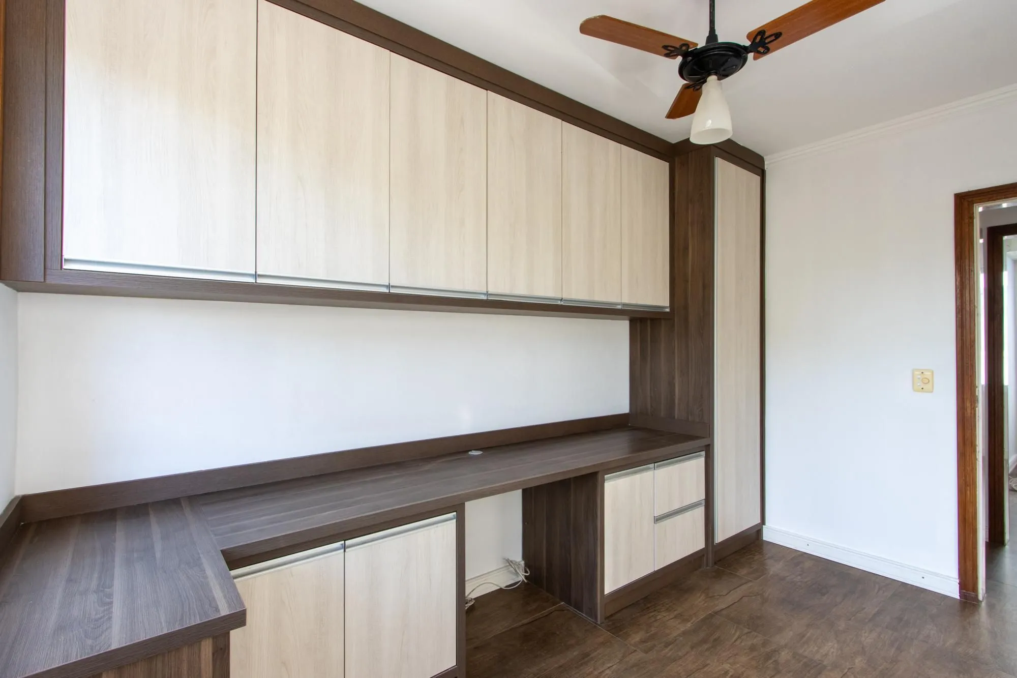 Imagem Apartamento com 2 dormitórios com 74m² e 1 vaga e no Menino Deus