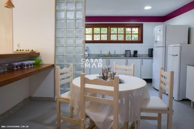Imagem Imperdível: Casa em Condomínio de Luxo em Geribá, Búzios-RJ! 4 quartos, 4 suítes, 5 banheiros, 2 vagas, 300m². Venha conferir!