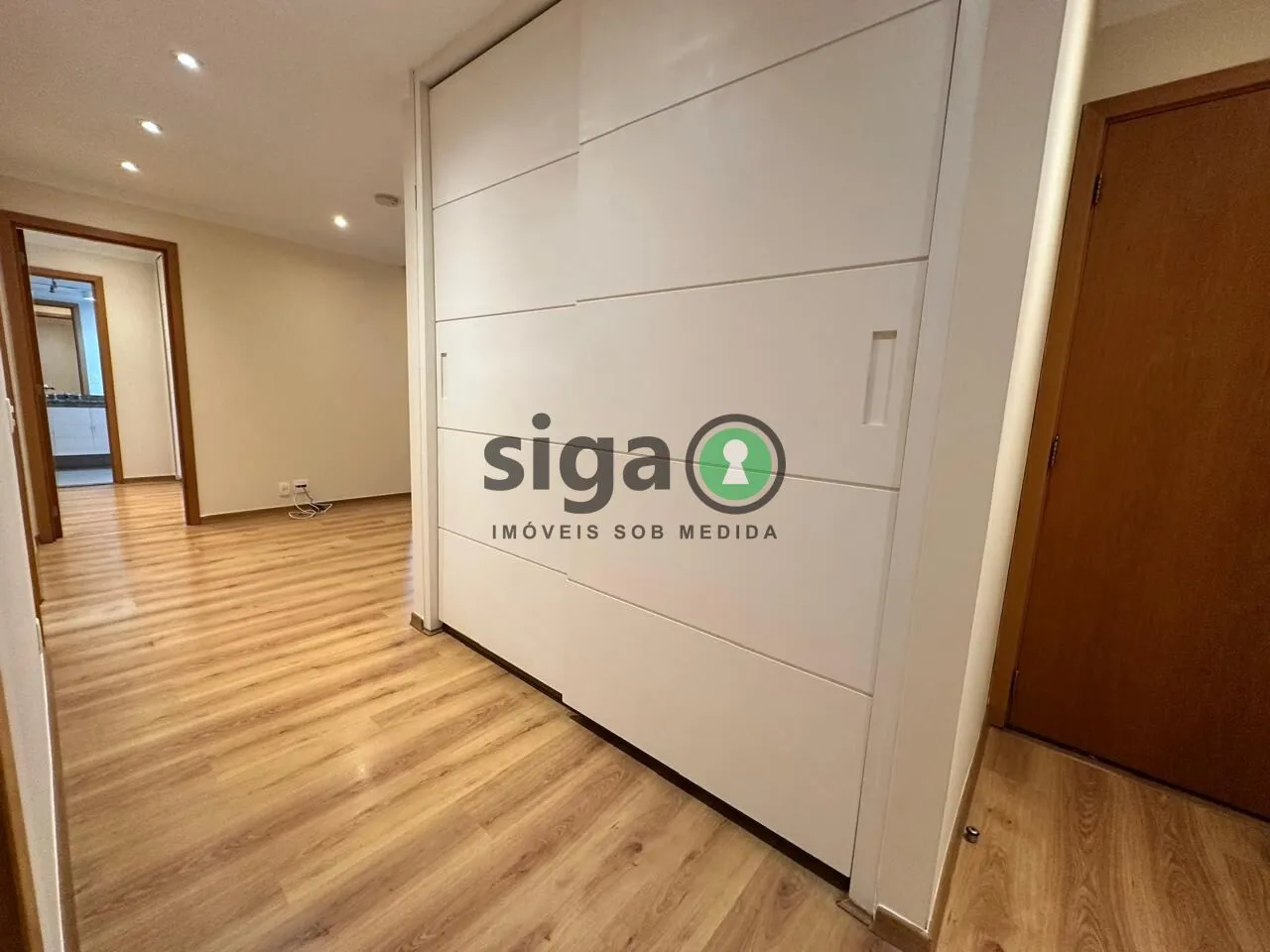 Imagem LINDO APTO 218M 3 SUITES MUITO AMPLO