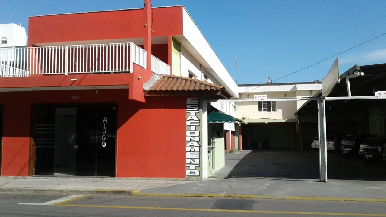 Imagem Comercial à venda 3 Quartos, 1 Suite, 10 Vagas, 664M², São Benedito, Pindamonhangaba - SP