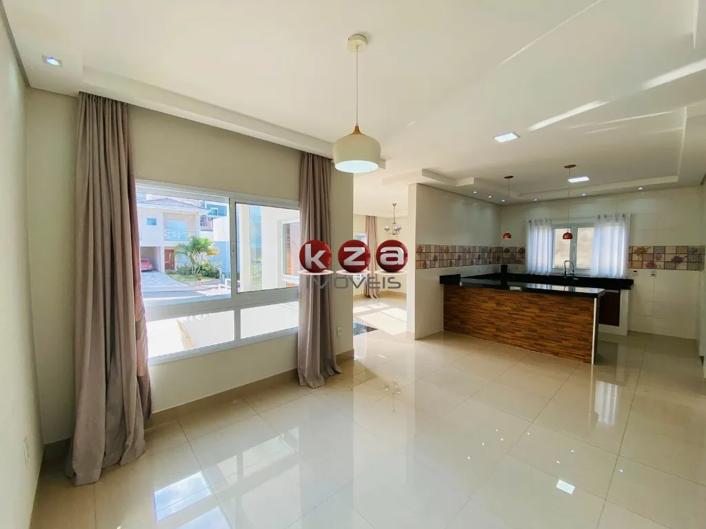 Imagem Casa para locação em condomínio exclusivo de Valinhos-SP, 3 quartos, 3 suítes, 3 salas, 5 banheiros, 6 vagas, 242m². Lenheiro