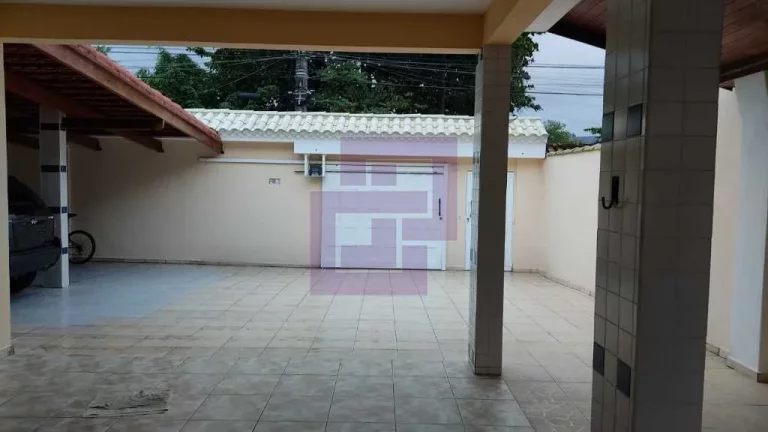Imagem Casas / Padrão na cidade de Guarujá