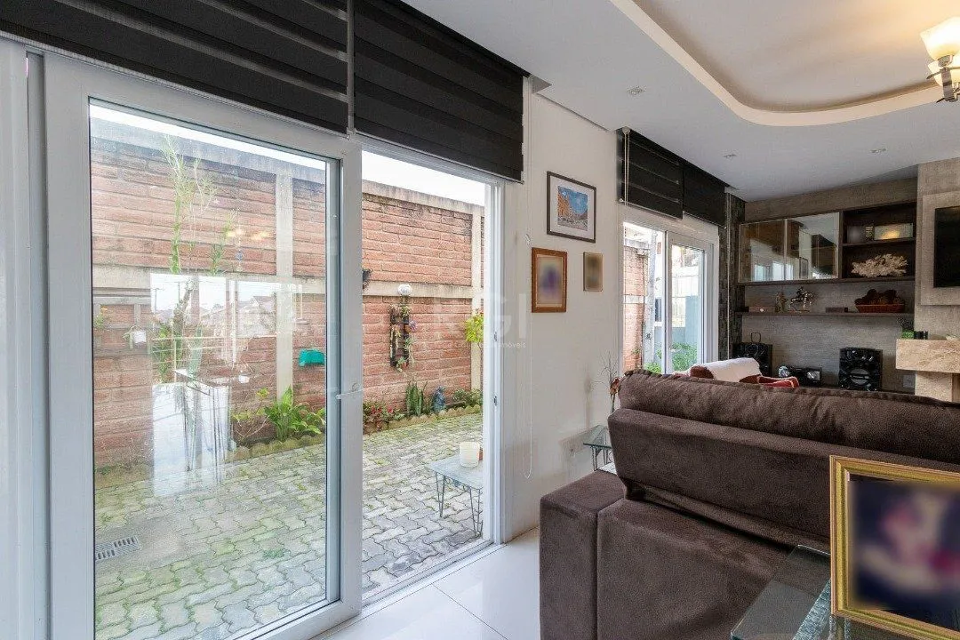 Imagem Casa para Venda - 377m², 4 dormitórios, sendo 3 suites, 3 vagas - Guarujá
