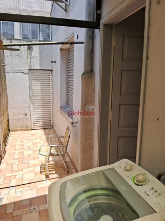 Imagem Apartamento térreo de fundos de 1 dormitório para reforma em Santos no Embaré à venda por R$ 325.000,00
