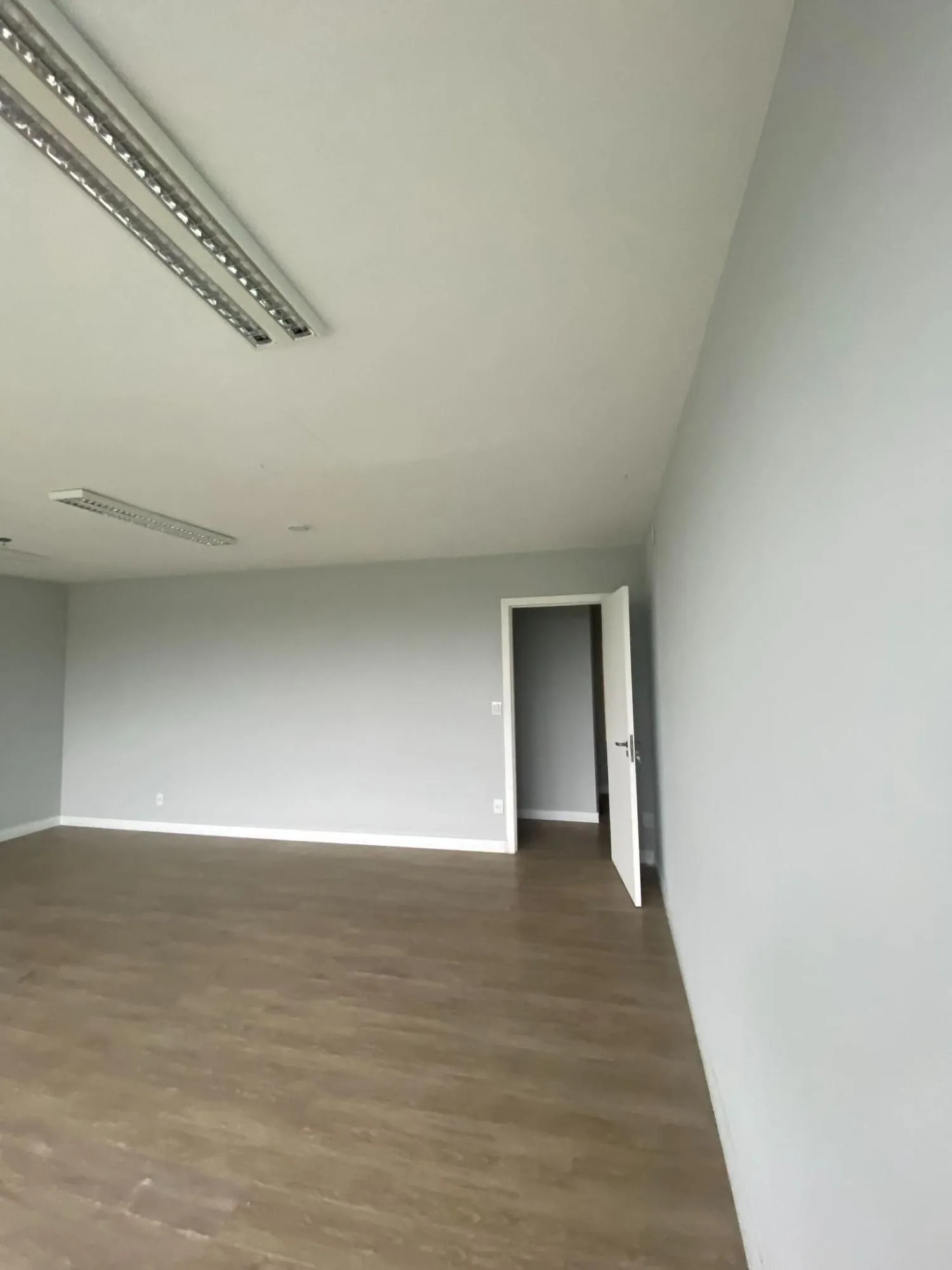Imagem Sala Comercial no Bairro Praia de Belas - Porto Alegre