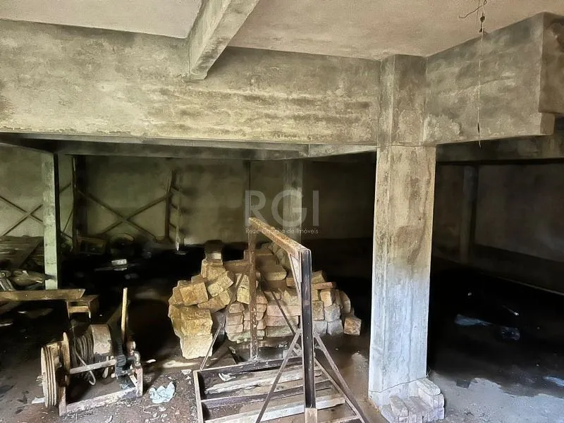 Imagem Predio para Venda - 1000m², 3 dormitórios, sendo 1 suites, São João