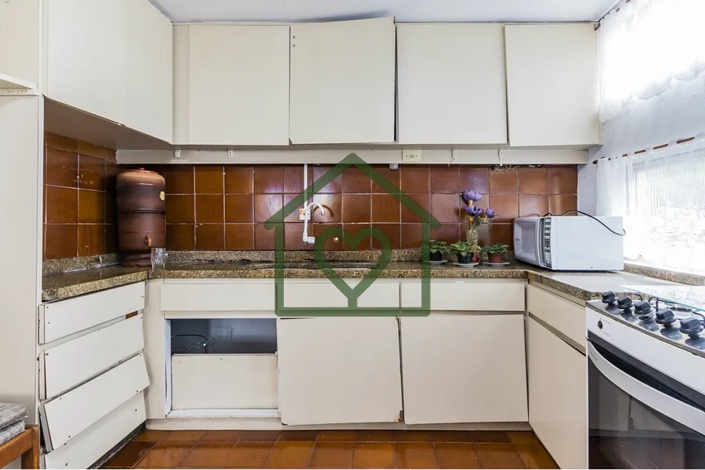 Imagem Apartamento espaçoso de 3 dormitórios com 127m2 de área privativa, localizado na Rua Silveiro, 11...