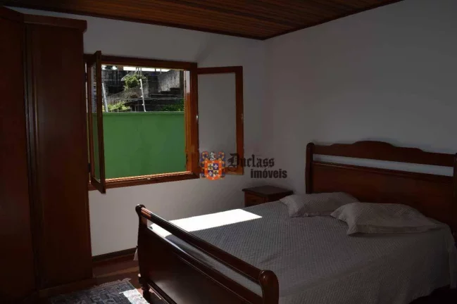 Imagem Casa com 3 dormitórios à venda, 285 m² por R$ 1.250.000,00 - Jardim Toriba - Campos do Jordão/SP