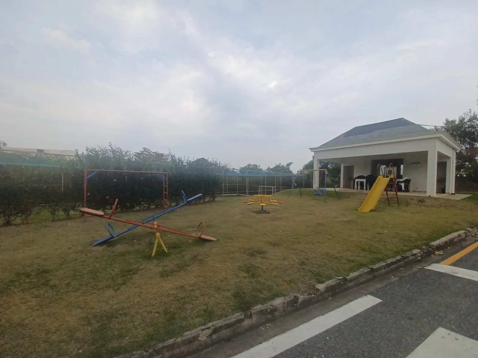 Imagem Terreno de 250m² A Venda, Localizado no RESIDENCIAL LE FRANCE - Aparecidinha, Sorocaba - SP!