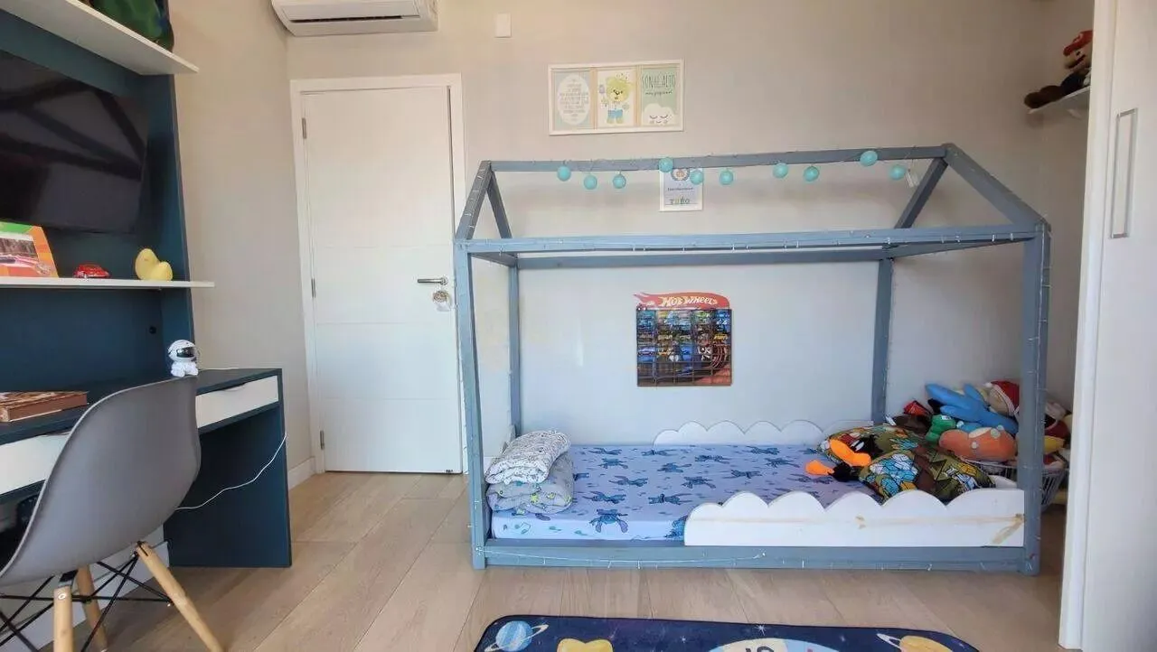 Imagem Casa em condomínio com 3 dormitórios, suíte e 2 vagas.
