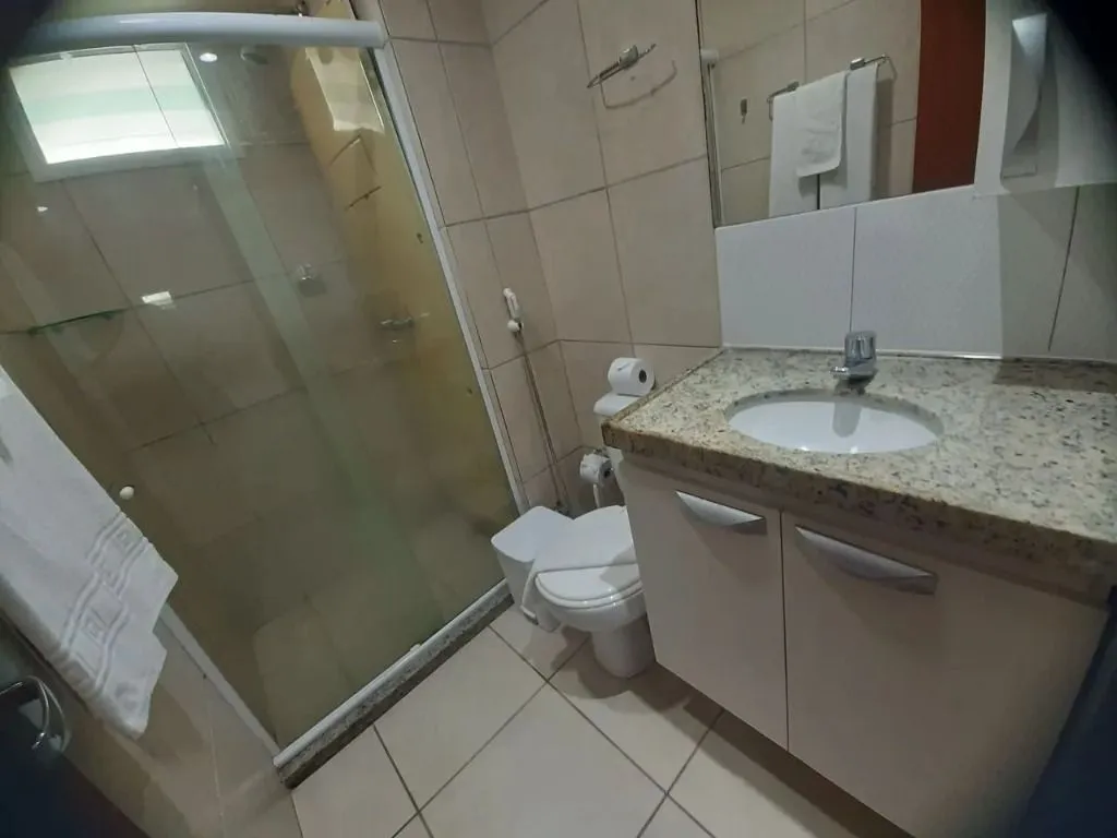 Imagem Flat mobiliado em Manaíra, vista lateral para o mar, lazer na cobertura, garagem e localização privilegiada.
