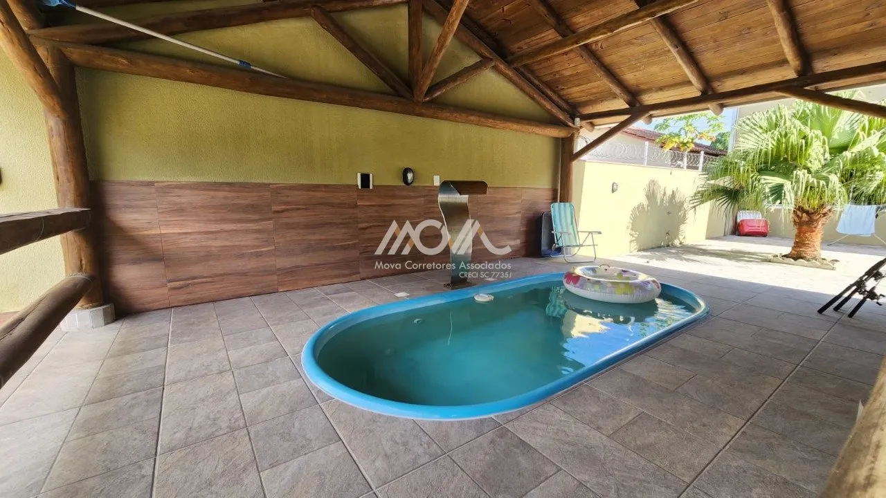 Imagem Casa com piscina à venda no bairro Bamerindus ? Quadra do mar
Excelente oportunidade para morar ou ...
