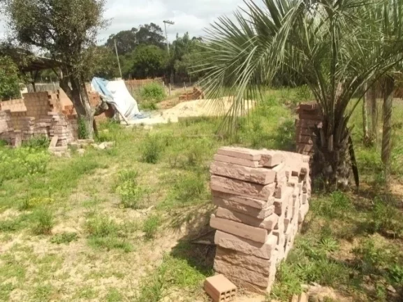 Imagem Lindo Terreno residencial com obra inacabada de 100m², condomínio fechado
