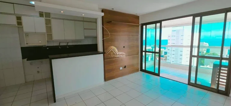 Imagem Vendo apartamento andar alto, 70m², 2 quartos com 1 suíte, varanda com fechamento Reiki e vista mar