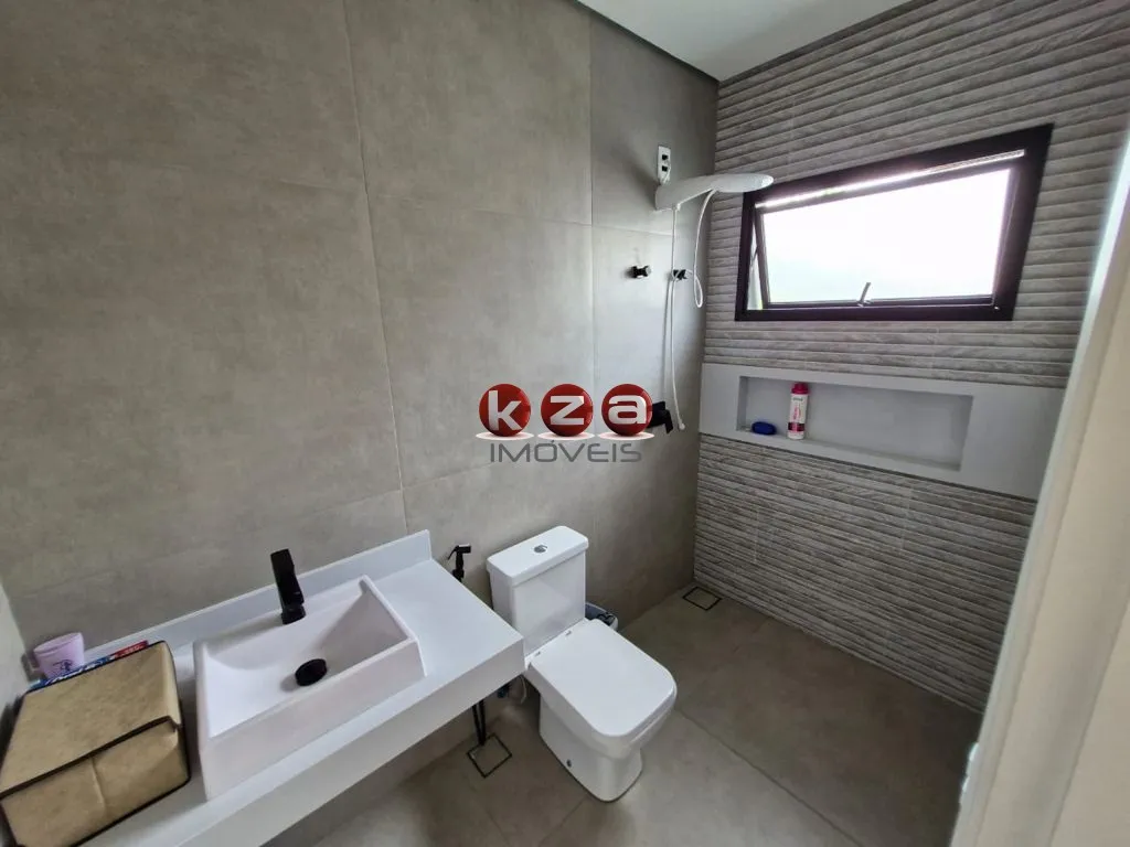 Imagem Casa Moderna e nova a venda em condomínio de alto padrão em Valinhos-SP, : 3 suítes, 4 vagas, 280m².gourmet com piscina.