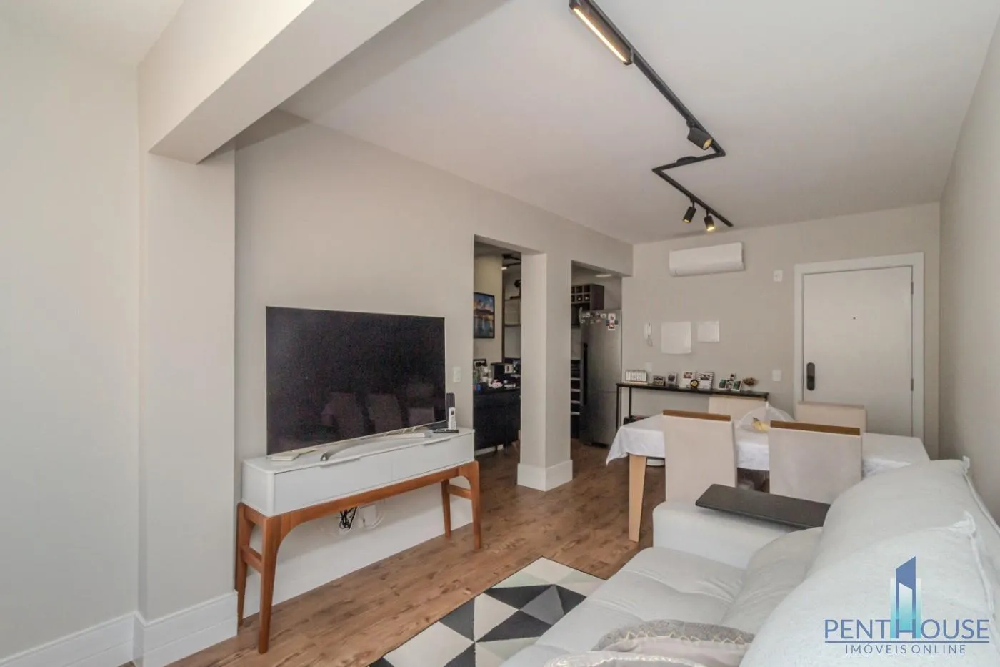 Imagem Apartamento Zona Central para Venda em Balneário Camboriú, CENTRO, 2 dormitórios, 1 suíte, 2 banheiros, 1 vaga