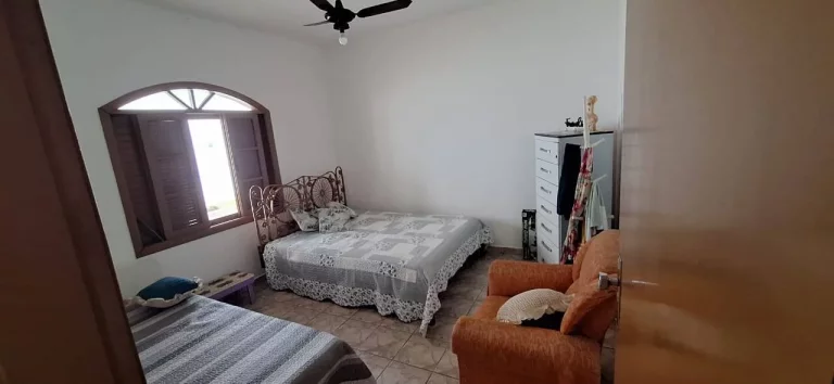 Imagem CASA TÉRREA EM 2 LOTES MAIS EDICULA