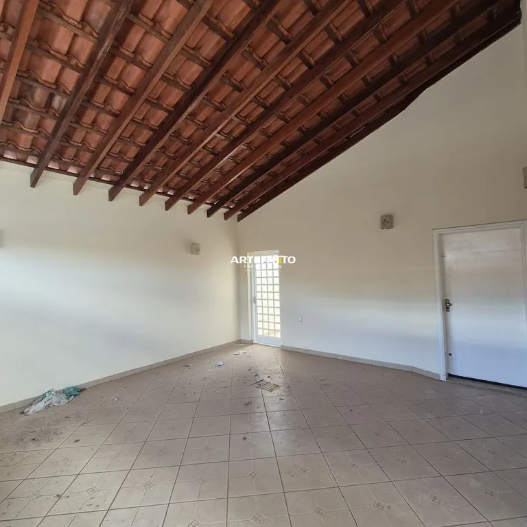 Imagem Casa com 3 dormitórios no bairro José de Carlos