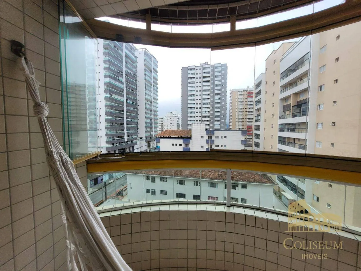 Imagem Apartamento com 2 dormitórios à venda, 67 m² por R$ 400.000,00 - Vila Assunção - Praia Grande/SP