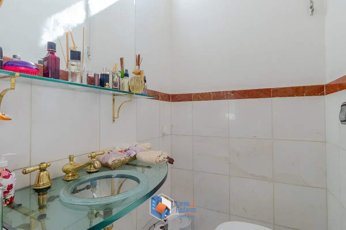 Imagem Casa para venda em Pacaembu com 5 quartos, sendo 3 suítes, 600m²
