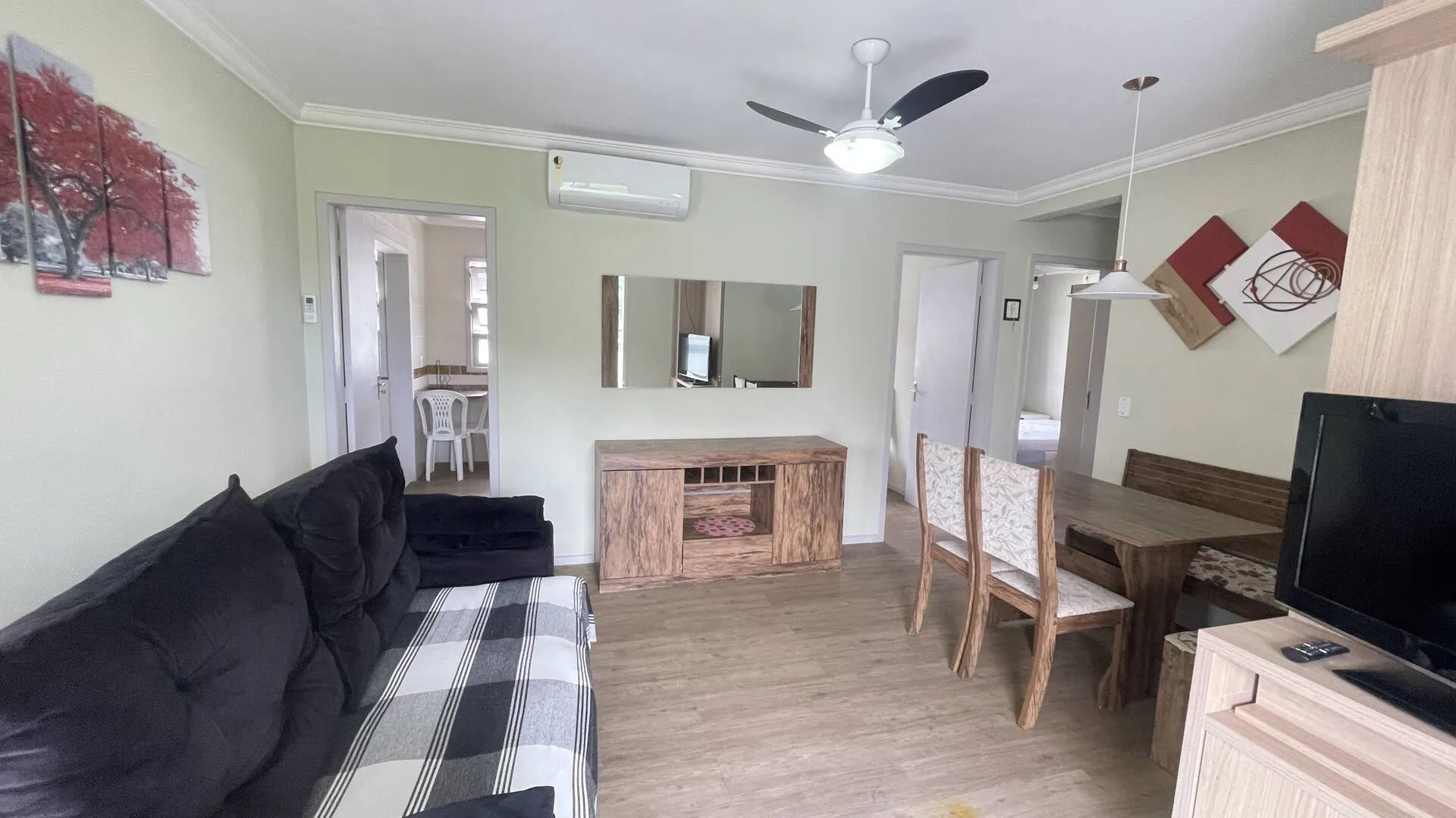 Imagem Apartamento para locação Mensal Canasvieiras, 3 dormitórios.