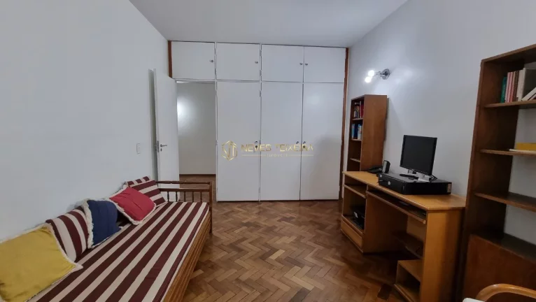 Imagem Nascente, Meio de Quadra, Andar Alto, Vazado, Vista Livre!!! SQS 110