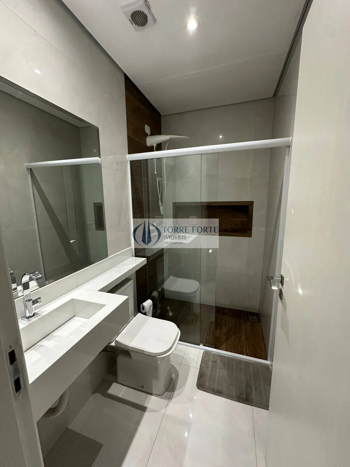 Imagem Sobrado com 3 dormitorios 3 suites 2 vagas de garagem no Parque Savoy City.