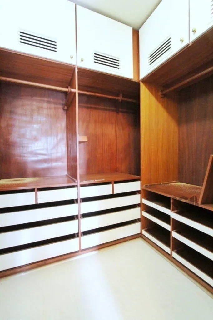 Imagem Excelente casa de 324m² com 4 dormitórios e 2 vagas.