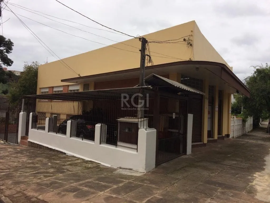Imagem Casa para Venda - 233m², 4 dormitórios, 5 vagas - Nonoai