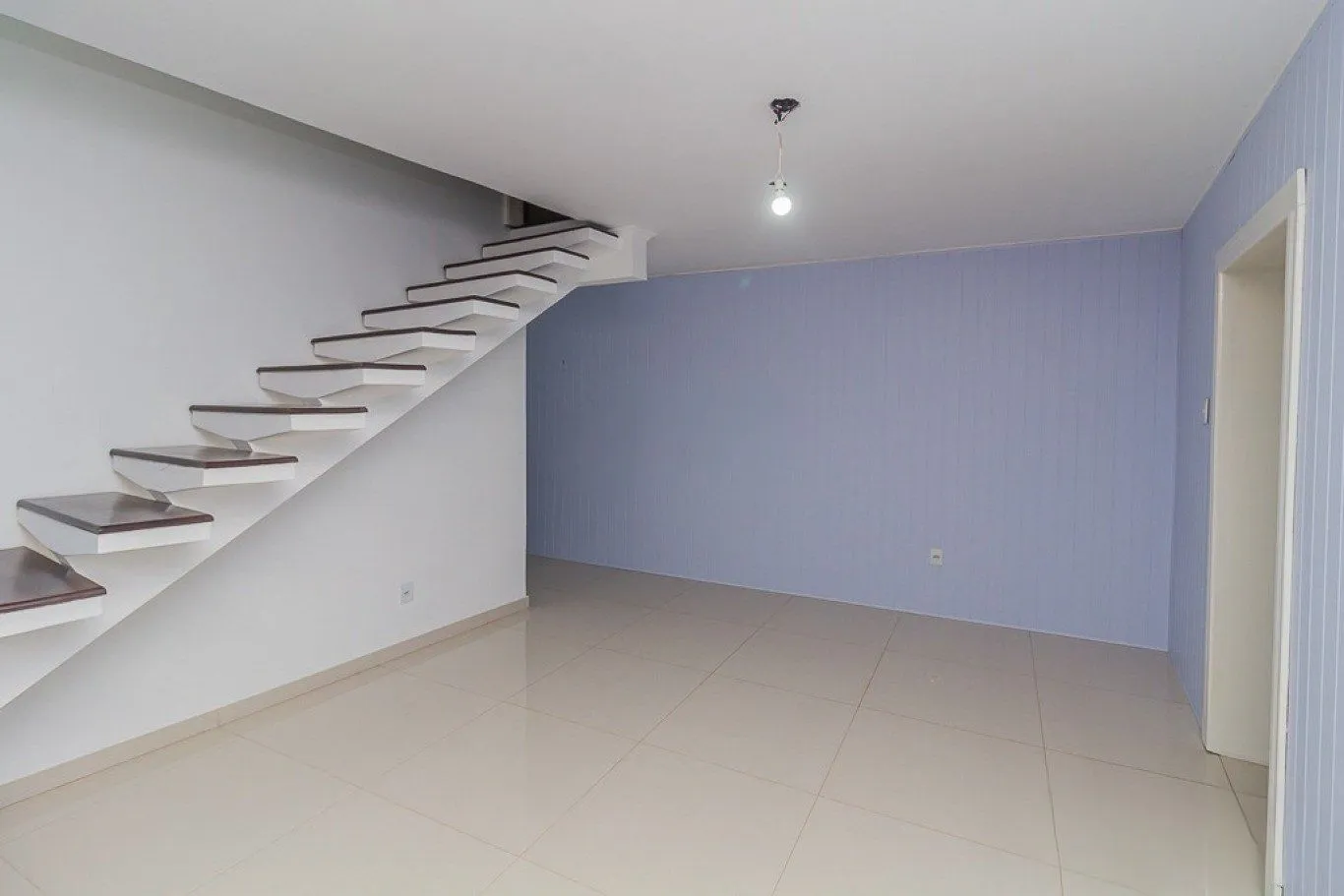 Imagem Casa térrea com 3 dormitórios, suíte e 2 vagas,