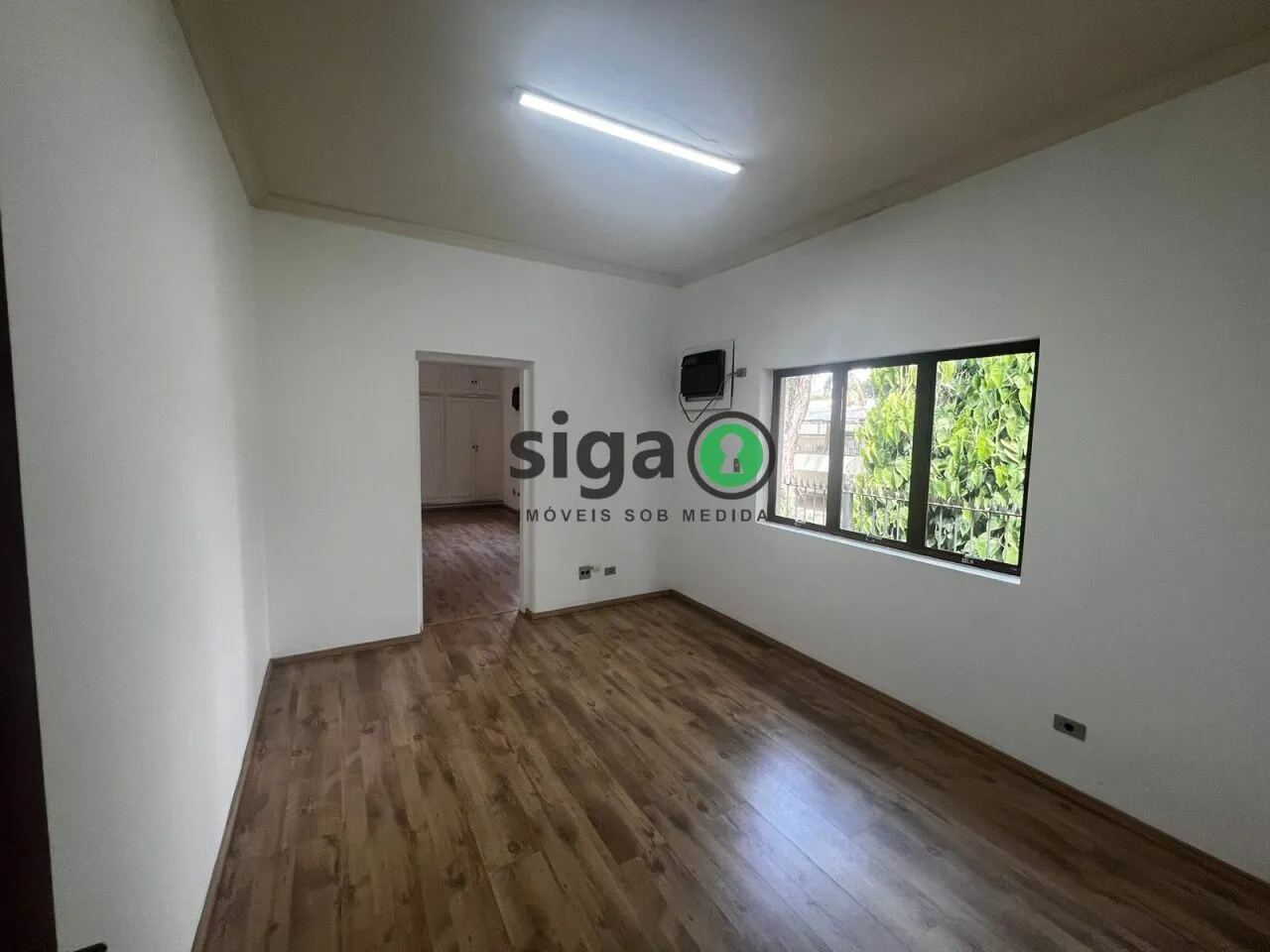 Imagem Casa Comercial para Venda ou Locação com 13 salas, 10 vagas, 9 banheiros no Jardim Paulista.