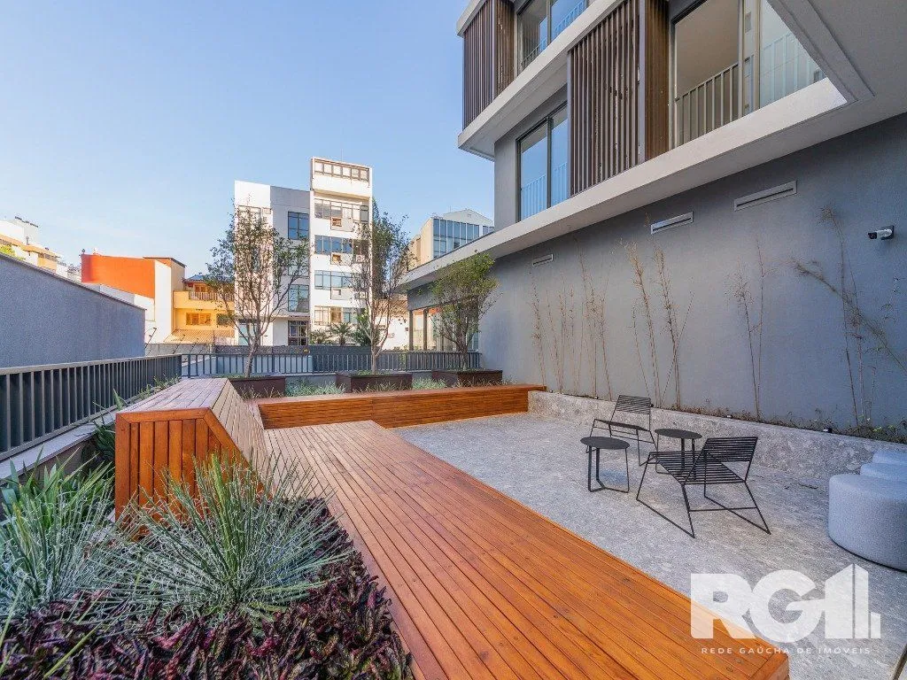 Imagem Loft de alto padrão construtivo no bairro Moinhos de Vento, planta de 29,60 m2 privativos com porcelanato, forro em gesso e aberturas em alumínio com vidros duplos.