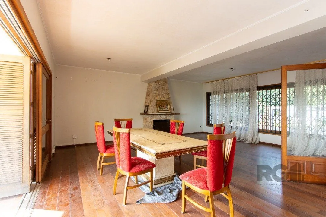 Imagem Casa para Venda - 361.95m², 4 dormitórios, sendo 2 suites, 3 vagas - Nonoai