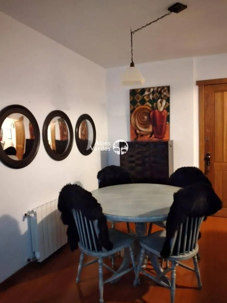Imagem Vende-se Apartamento em condomínio de Gramado RS, com 2 quartos