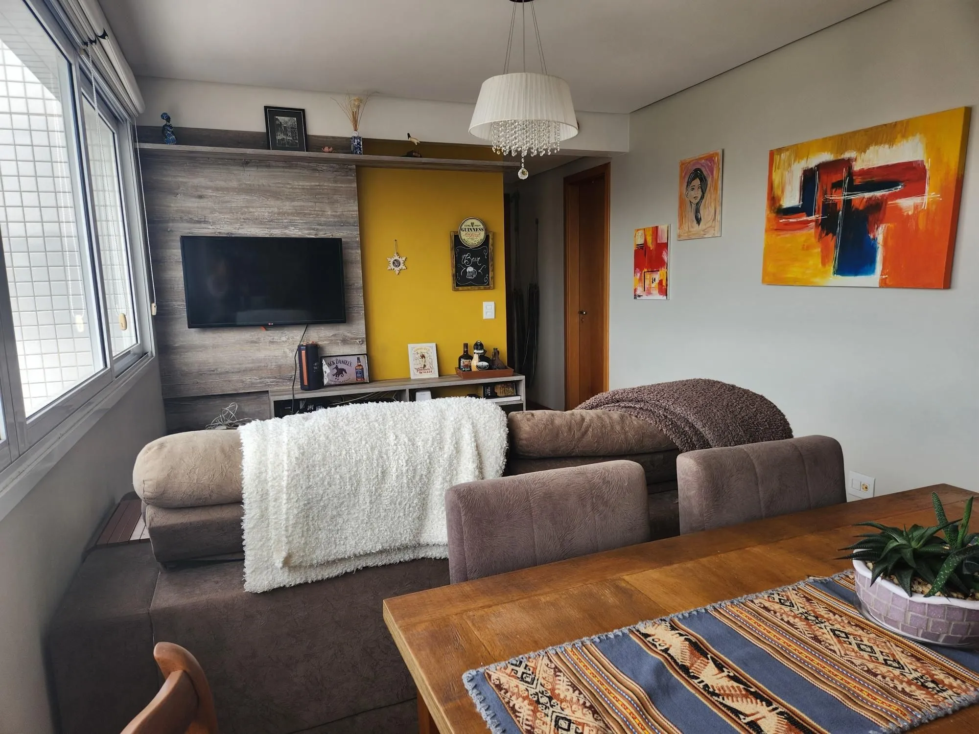 Imagem Apartamento de 2 quartos, suíte e 2 vagas garagem no bairro Santana Porto Alegre