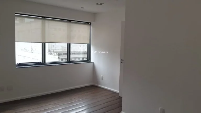 Imagem Conjunto Comercial de Alto Padrão à Venda em Indianópolis, São Paulo-SP: 6 salas, 2 vagas, 80m² de Área!