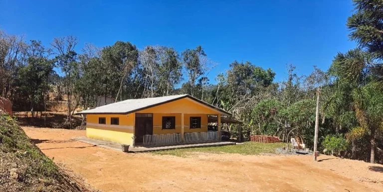 Imagem Chácara com 6500m² em Agudos do Sul - Estuda Permuta - R$495 mil