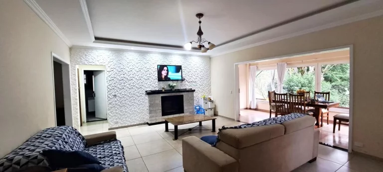 Imagem Casa para Venda em Teresópolis, Golfe, 3 dormitórios, 2 suítes, 4 banheiros, 2 vagas
